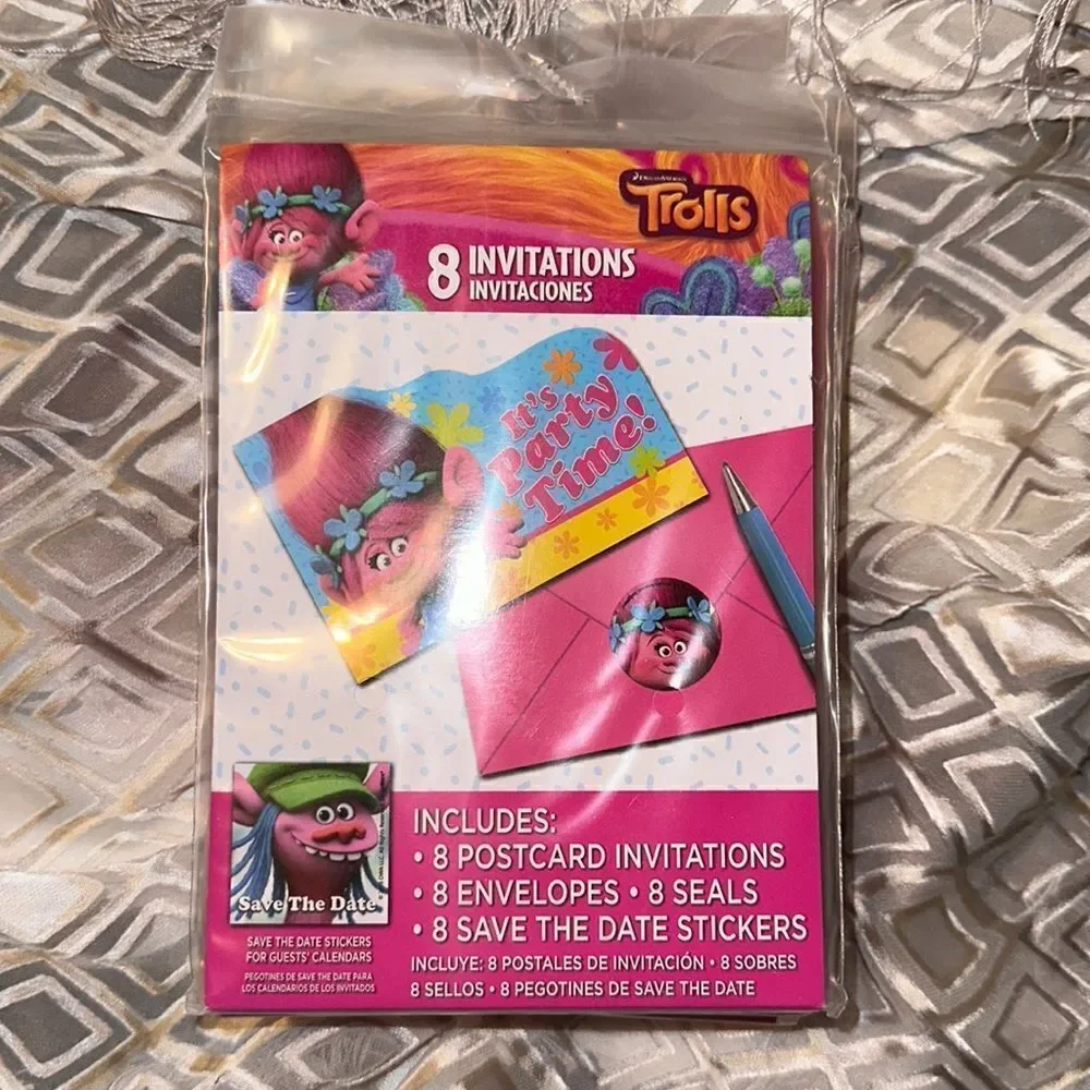 Trolls Pack of 8 Party Invitations with Envelopes